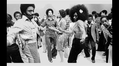  Let's Groove 1970'lerin Sonlarında Dans Pistlerini Sallanmasını Sağlayan Enerjik Bir Funk Hiti